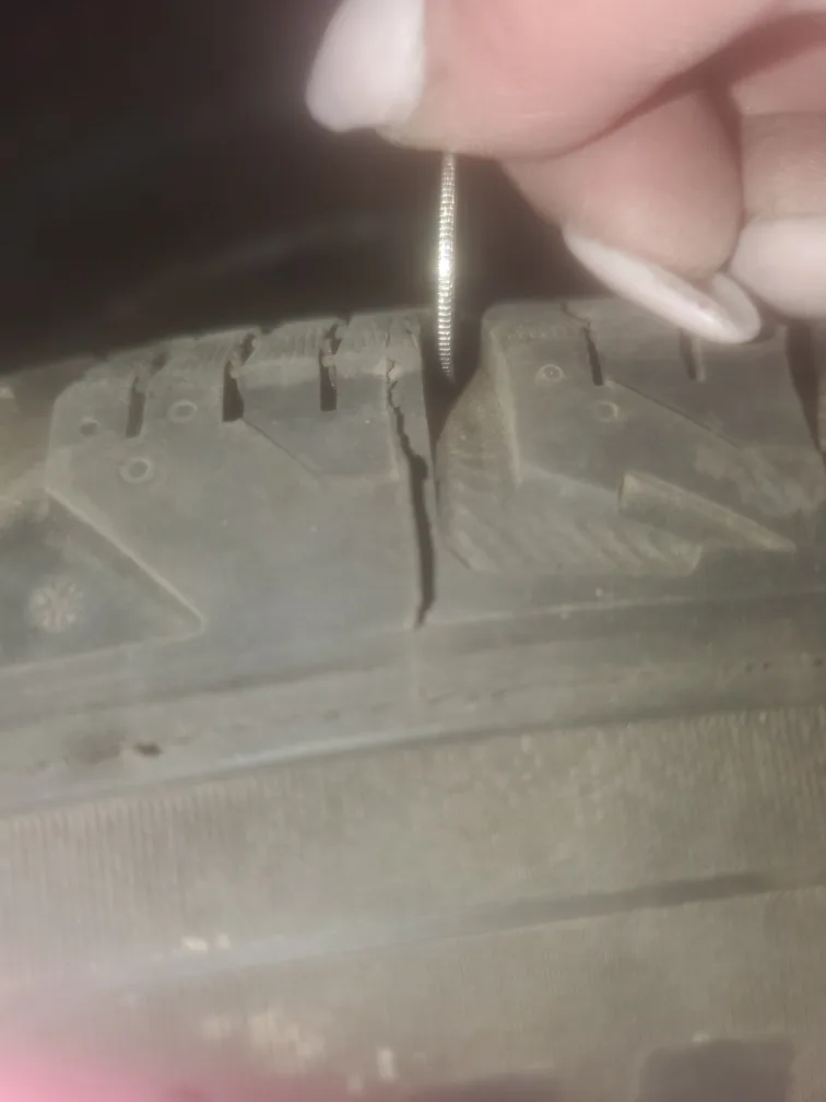 Michelin Winter 245/60R18 Tires image indicator(2)