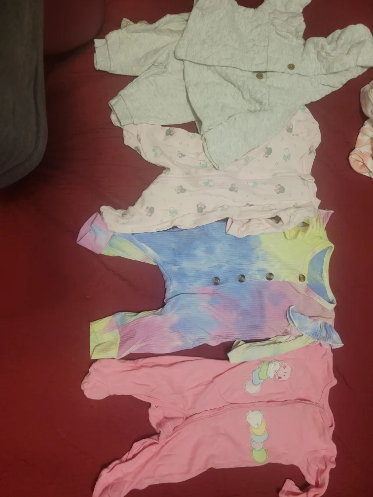 Baby Clothes Bundle - image indicator(2)