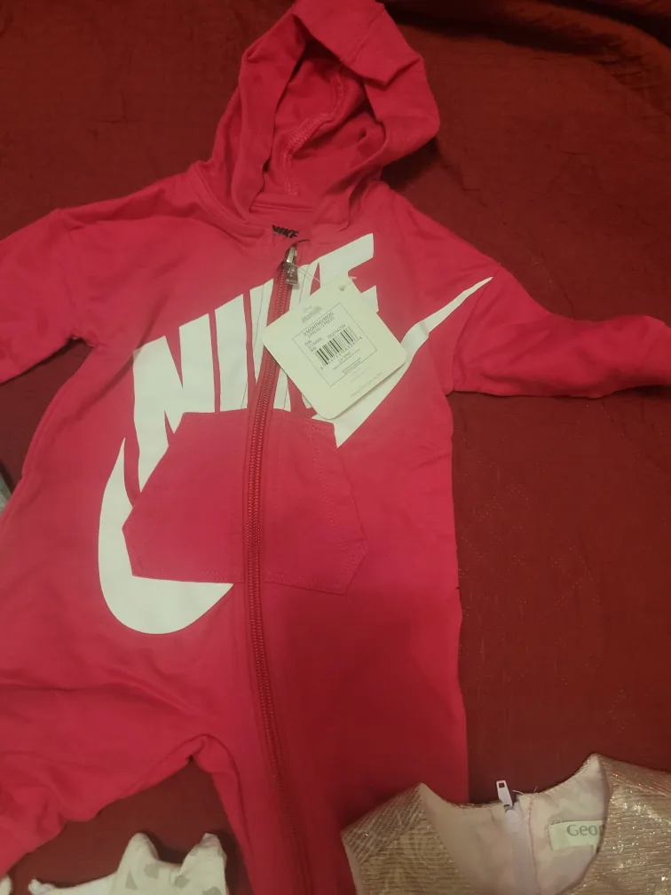 Baby Clothes Bundle - image indicator(4)