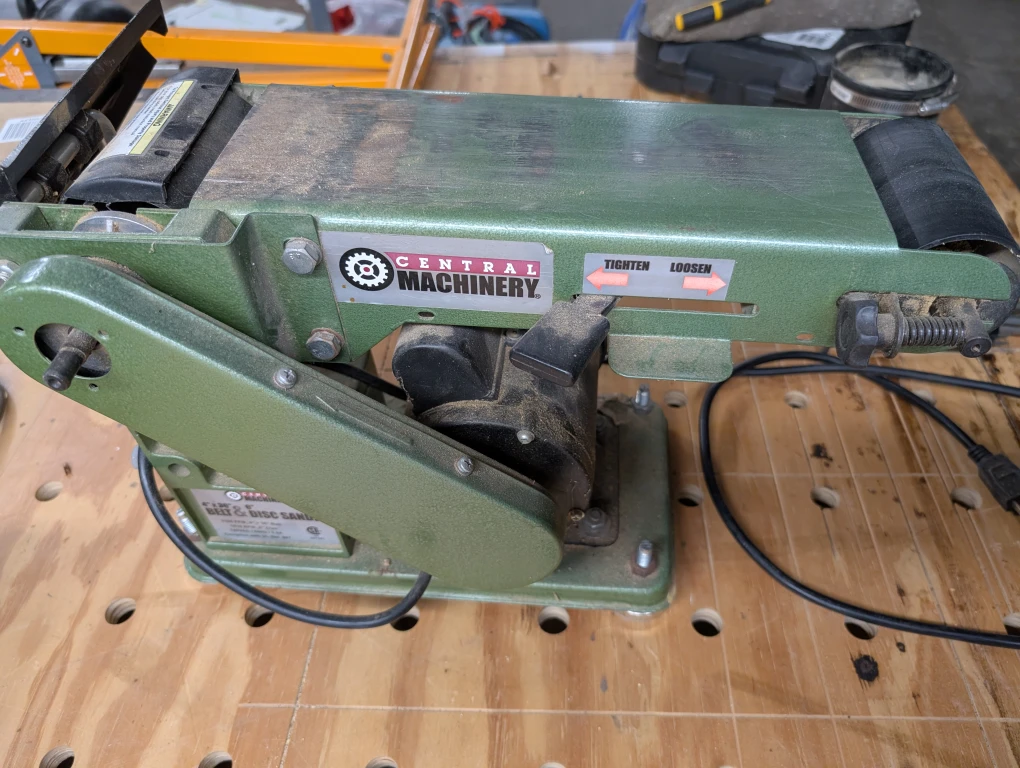 Central Machinery 4" x 36" Belt & 6" Disc Sander