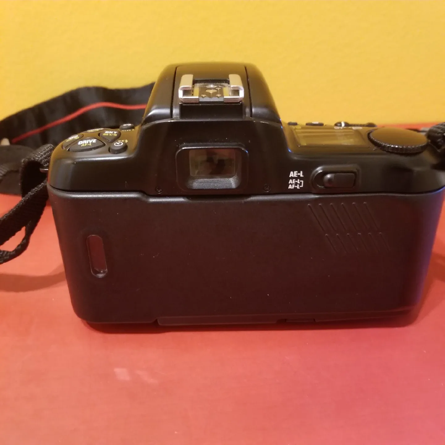 Nikon F-601 AF Film Camera with 35-80mm Lens image indicator(8)