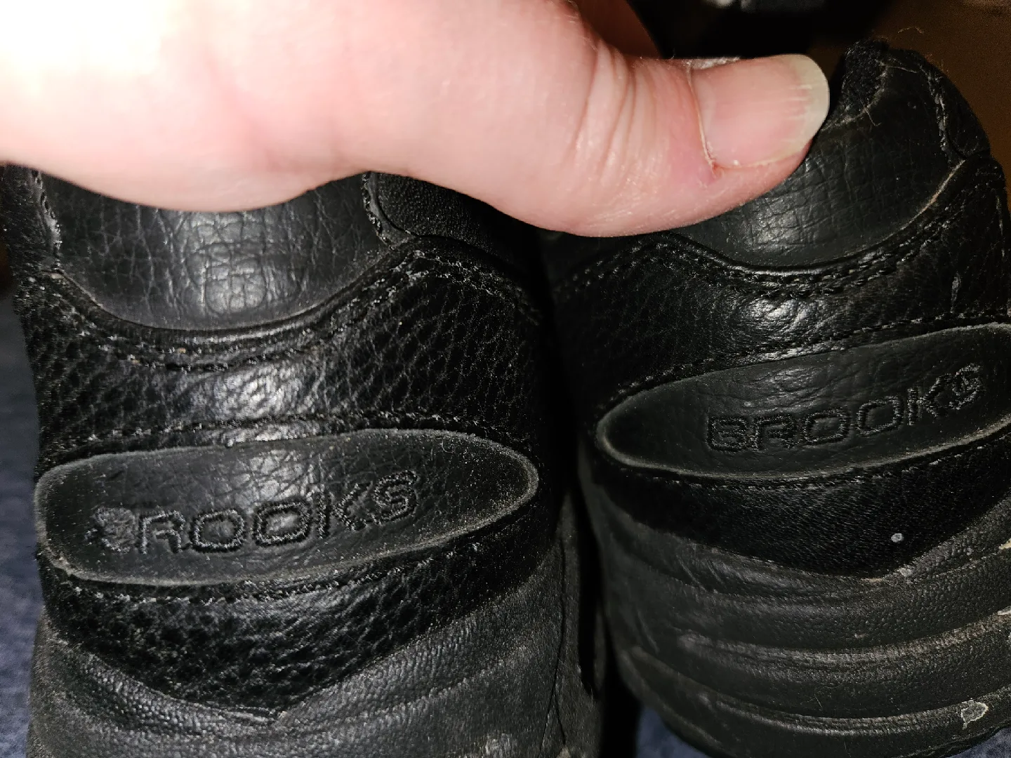 Brooks Black Leather Shoes US 8 Extra Wide (2E) image indicator(4)