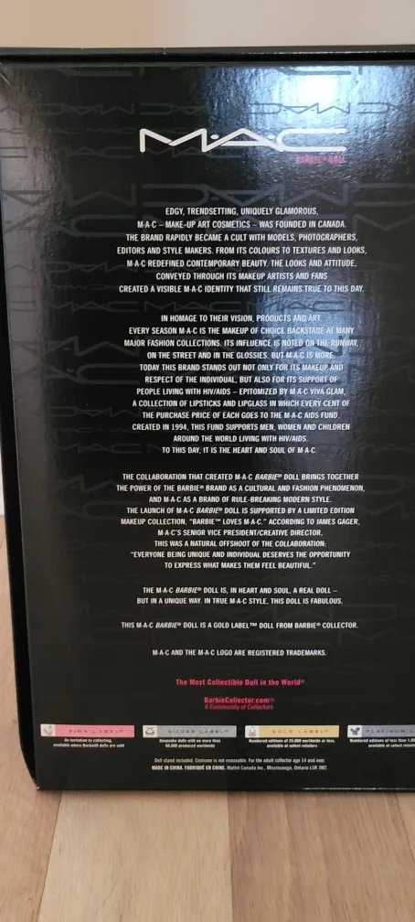 MAC Barbie 2006 Collector Edition Gold Label NRFB image indicator(5)