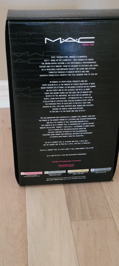 MAC Barbie 2006 Collector Edition Gold Label NRFB image indicator(6)