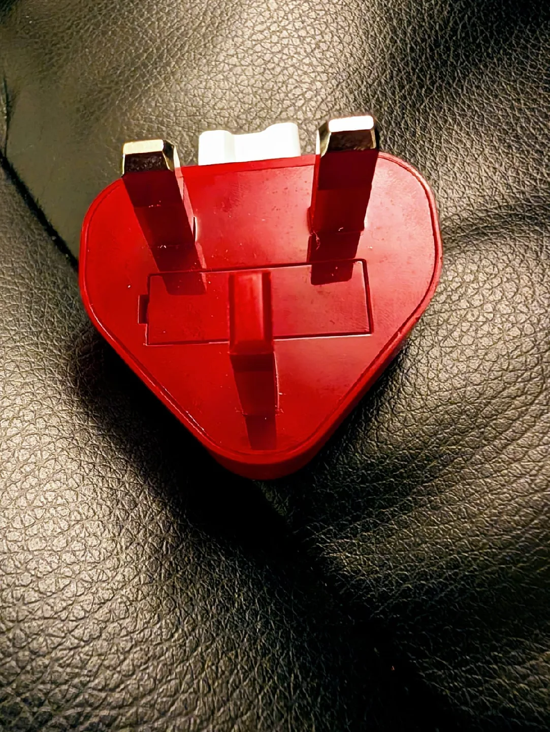 Red Travel adapter 🥕 image indicator(4)