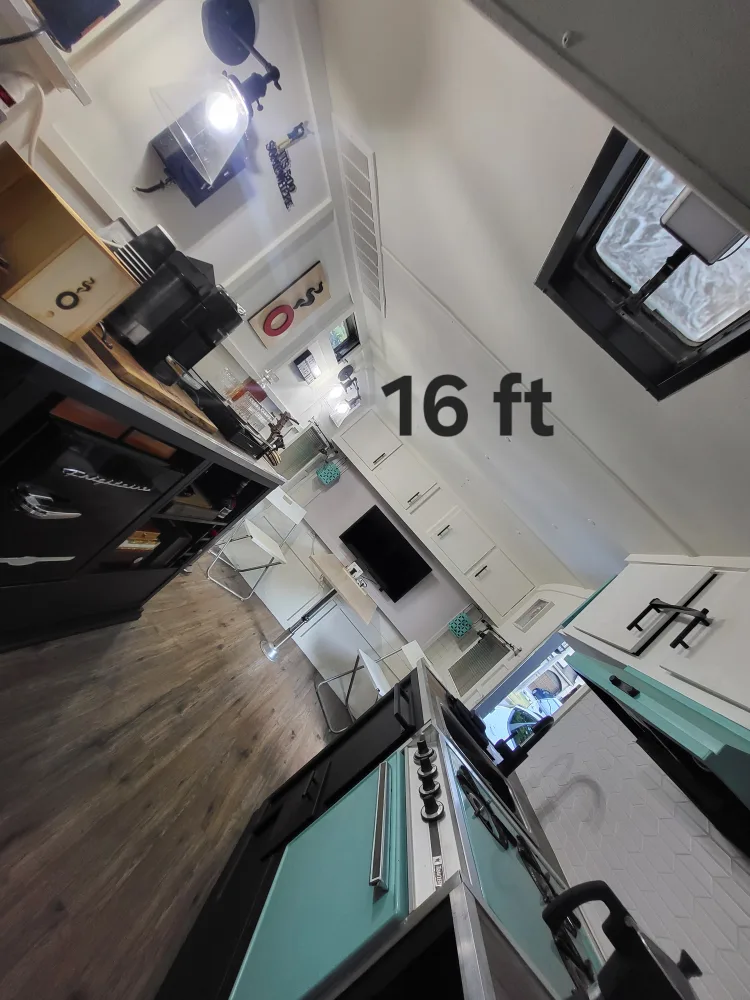 Restored 16ft Vintage Travel Trailer image indicator(2)