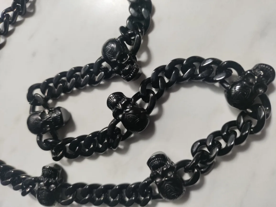 Skull Chain Necklace - Black thumbnail