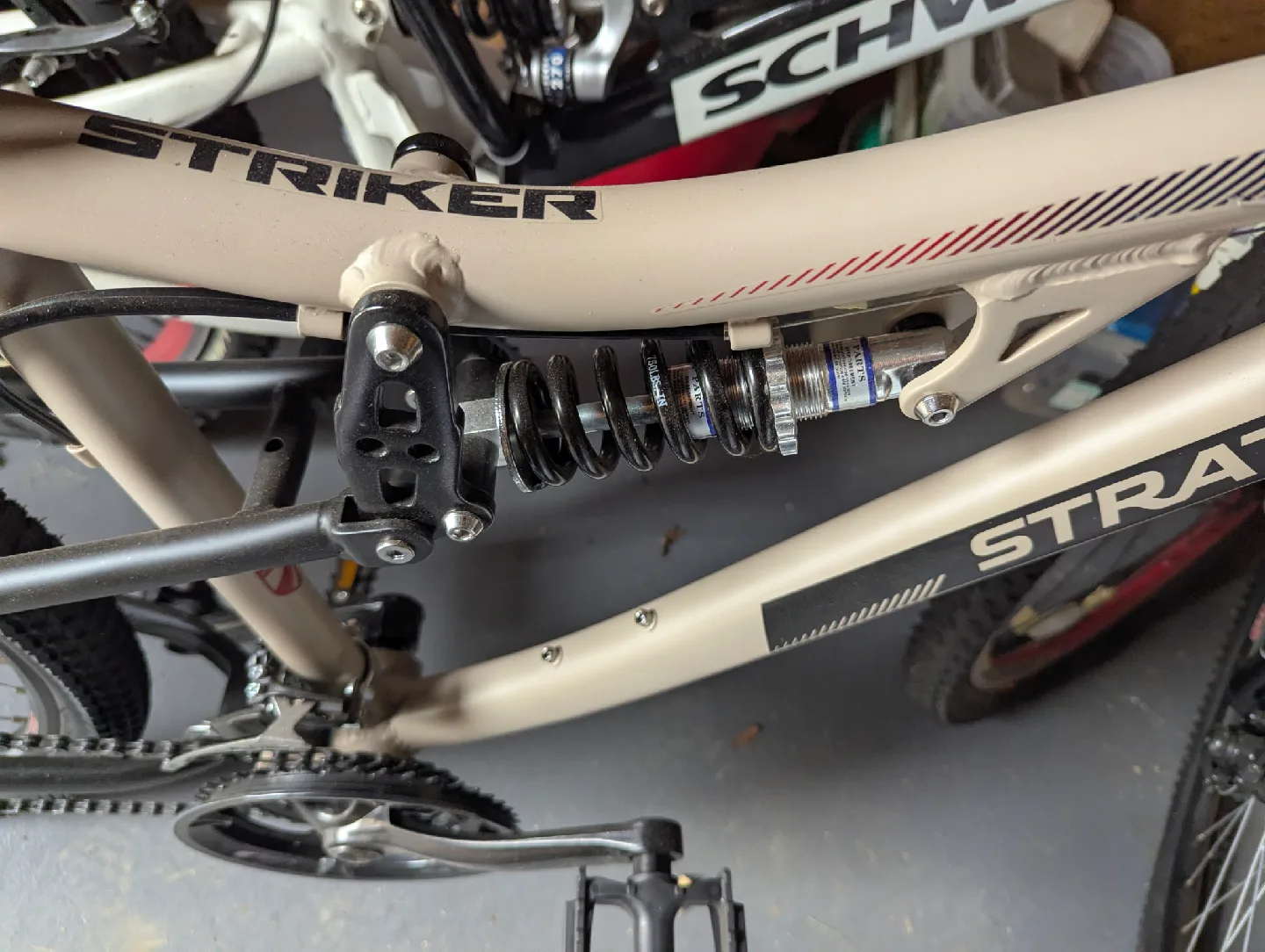 Schwinn Graft Dual Suspension Mountain Bike image indicator(6)