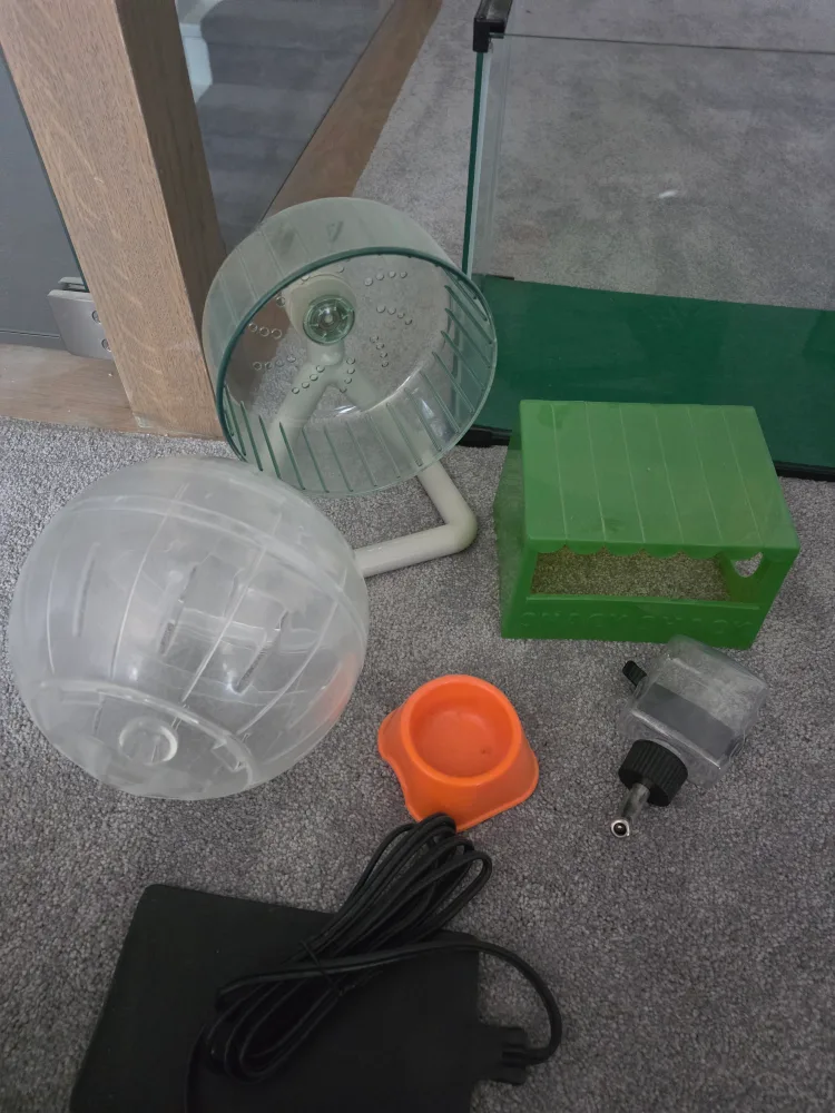 Hamster Cage & Accessories image indicator(4)