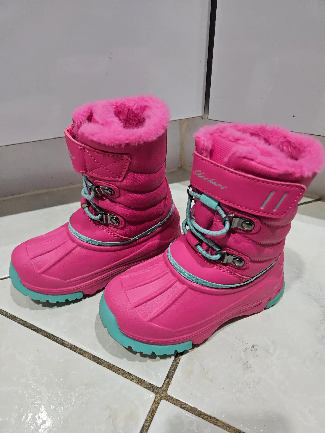 Skechers Pink Toddler  girl Snow Boots - Size 8 image indicator(2)