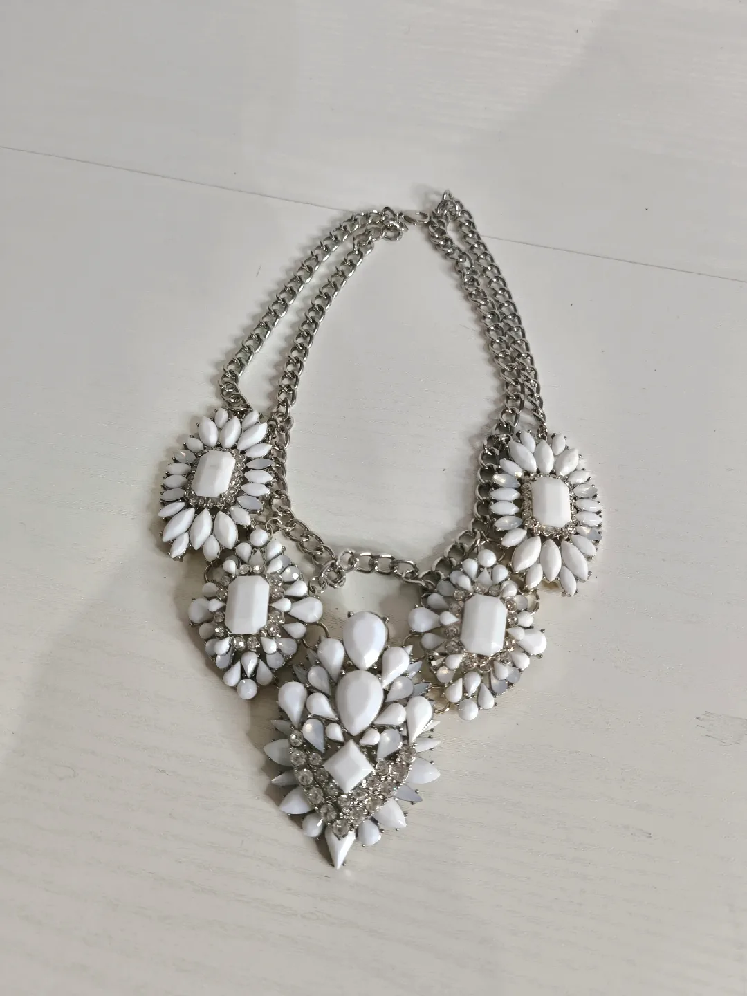 White Statement Necklace image indicator(2)