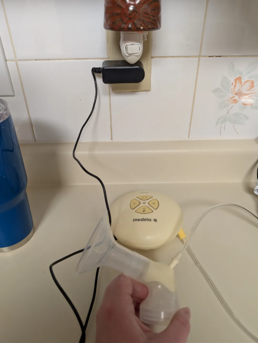 Medela Swing Breast Pump with Accessories image indicator(5)