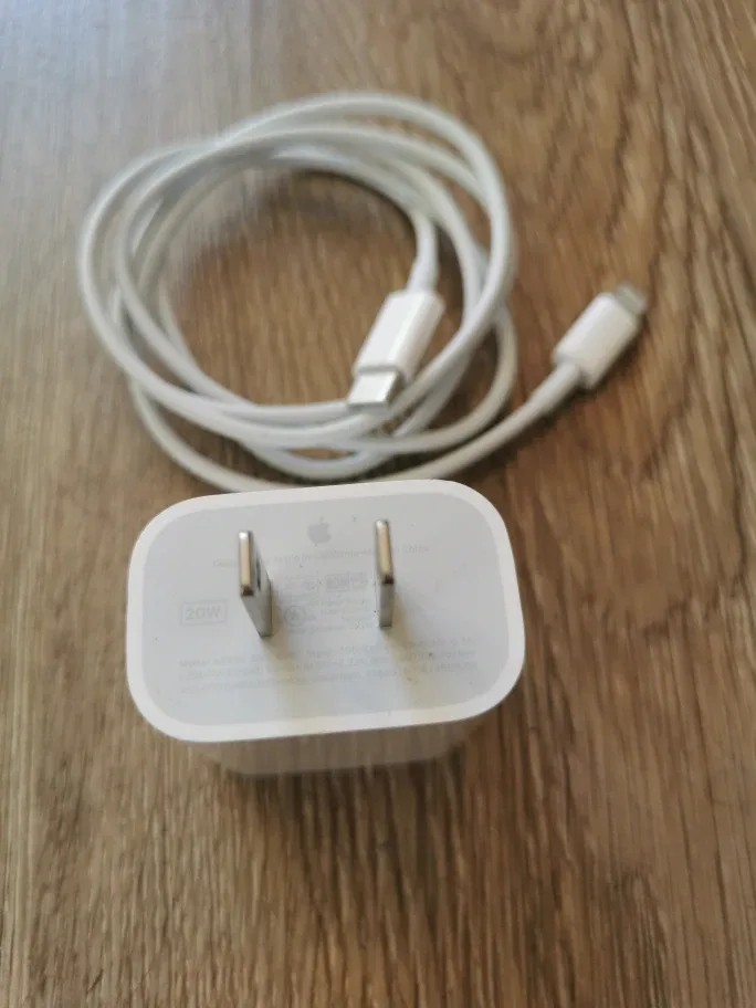 apple 20W charger