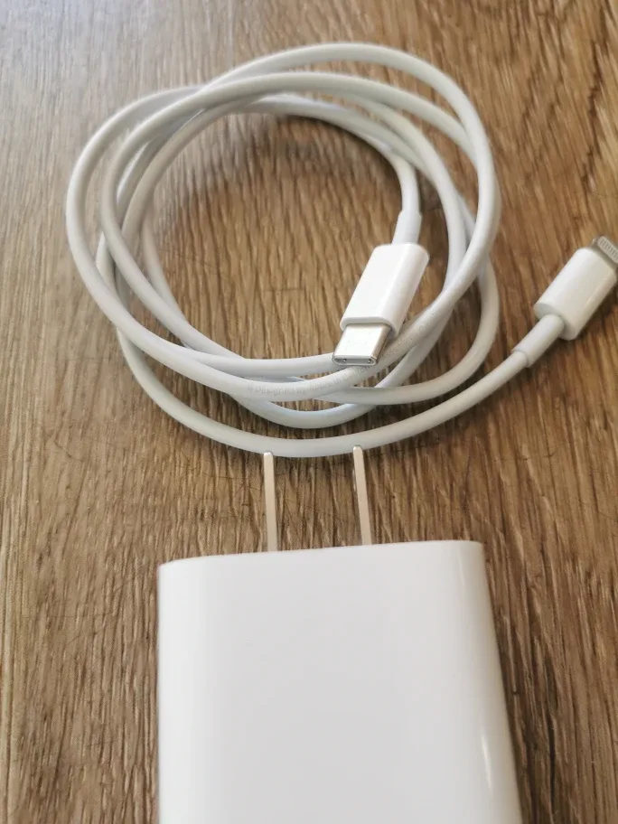 apple 20W charger image indicator(2)