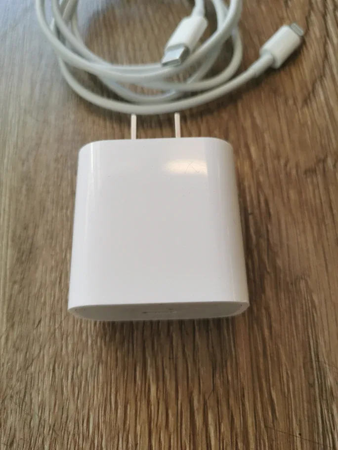 apple 20W charger image indicator(3)