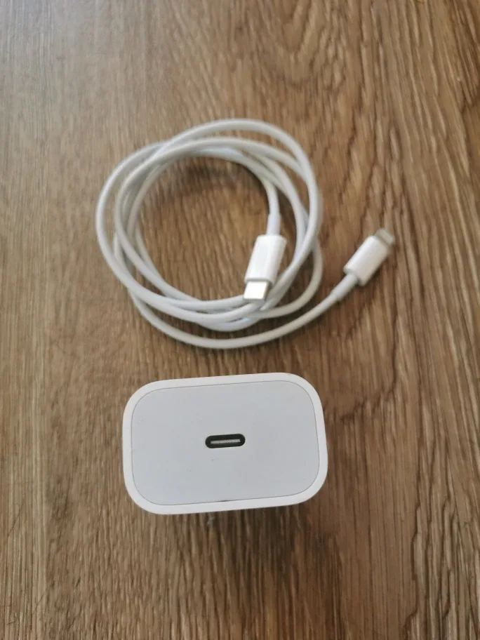 apple 20W charger image indicator(4)