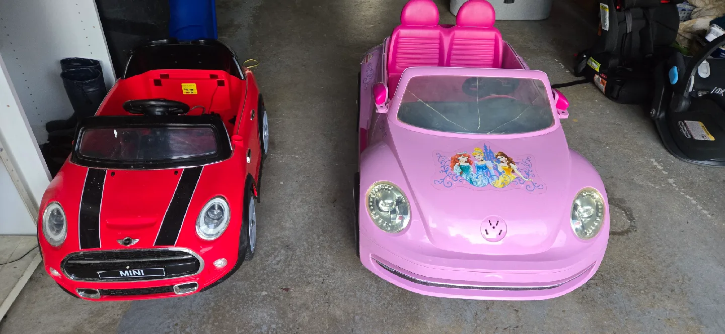 Kids Ride-On Cars: MINI Cooper & VW Beetle image indicator(3)