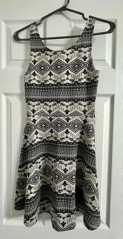 MANGO / H&M - Five Assorted Dresses image indicator(2)