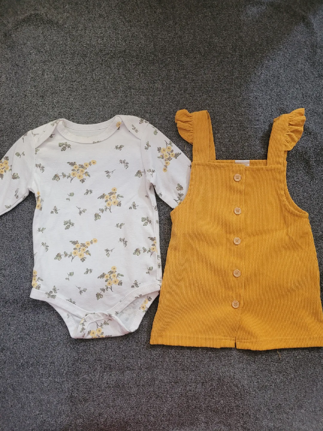 Baby Clothes Bundle - Carter's 6-9m image indicator(5)