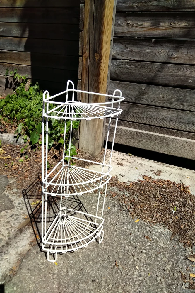 3 Tier Corner shelf/ stand 🥕