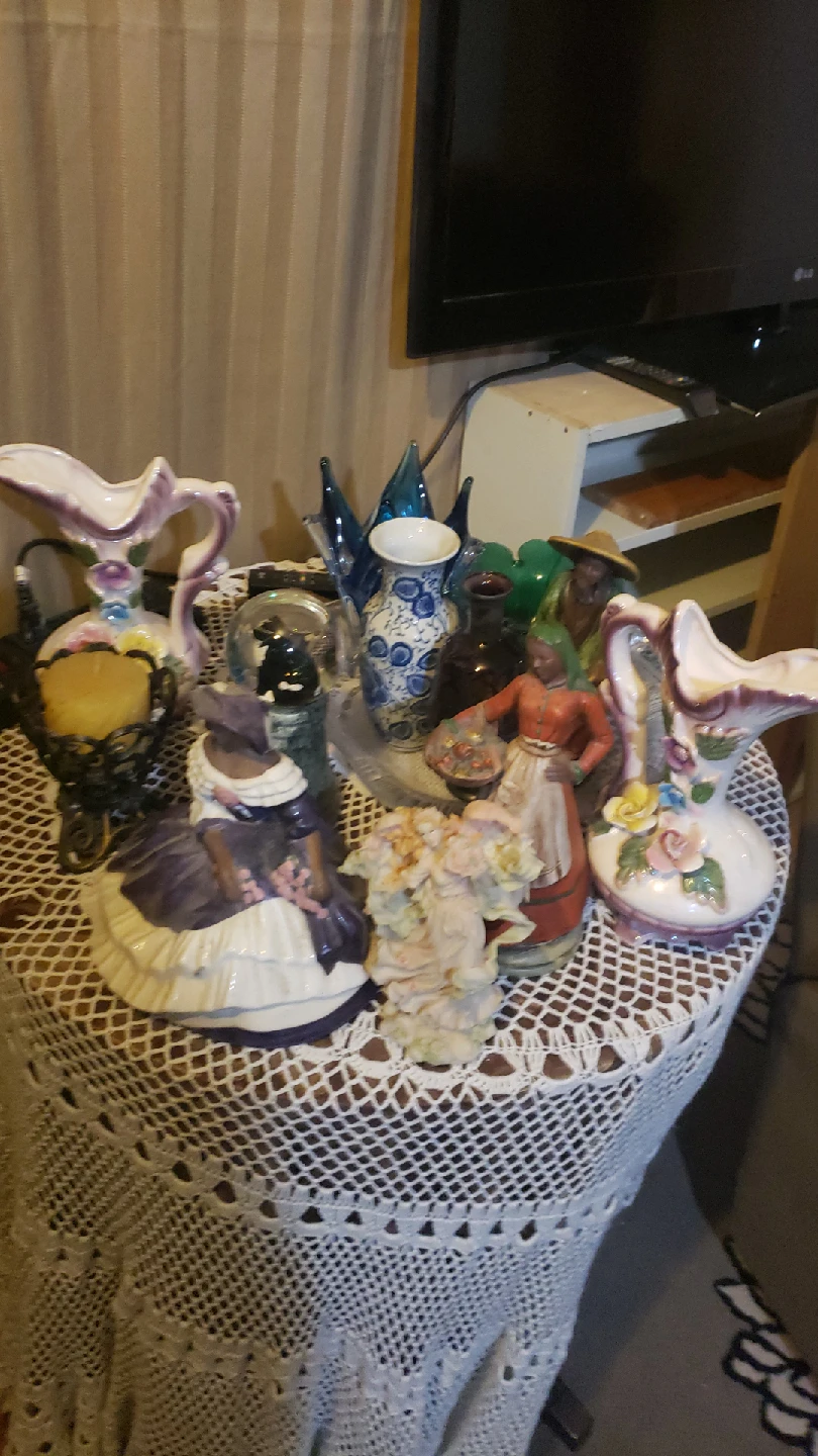 Assorted Decorative Vases & Figurines - photo 2