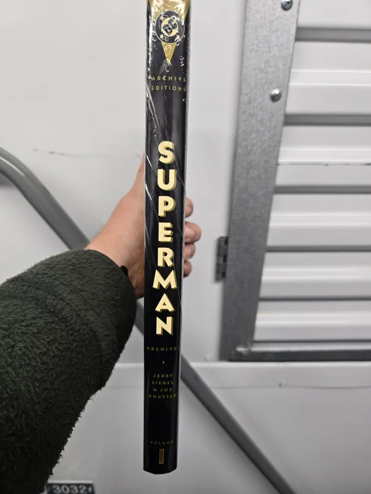 Superman Archives Volume 1 image indicator(2)