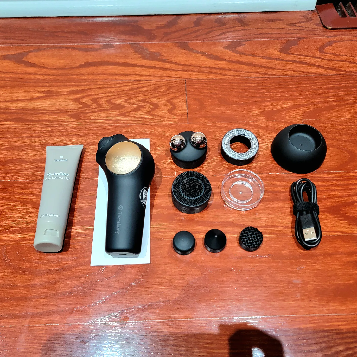 TheraFace PRO Microcurrent Face Massager Kit image indicator(4)