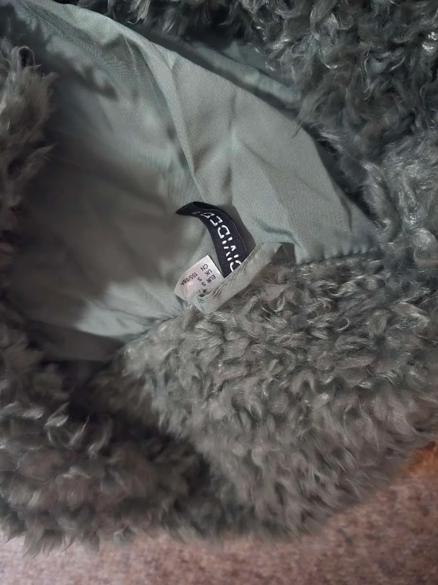 H&M Divided Teddy Jacket - Beige & Green - Size S image indicator(3)