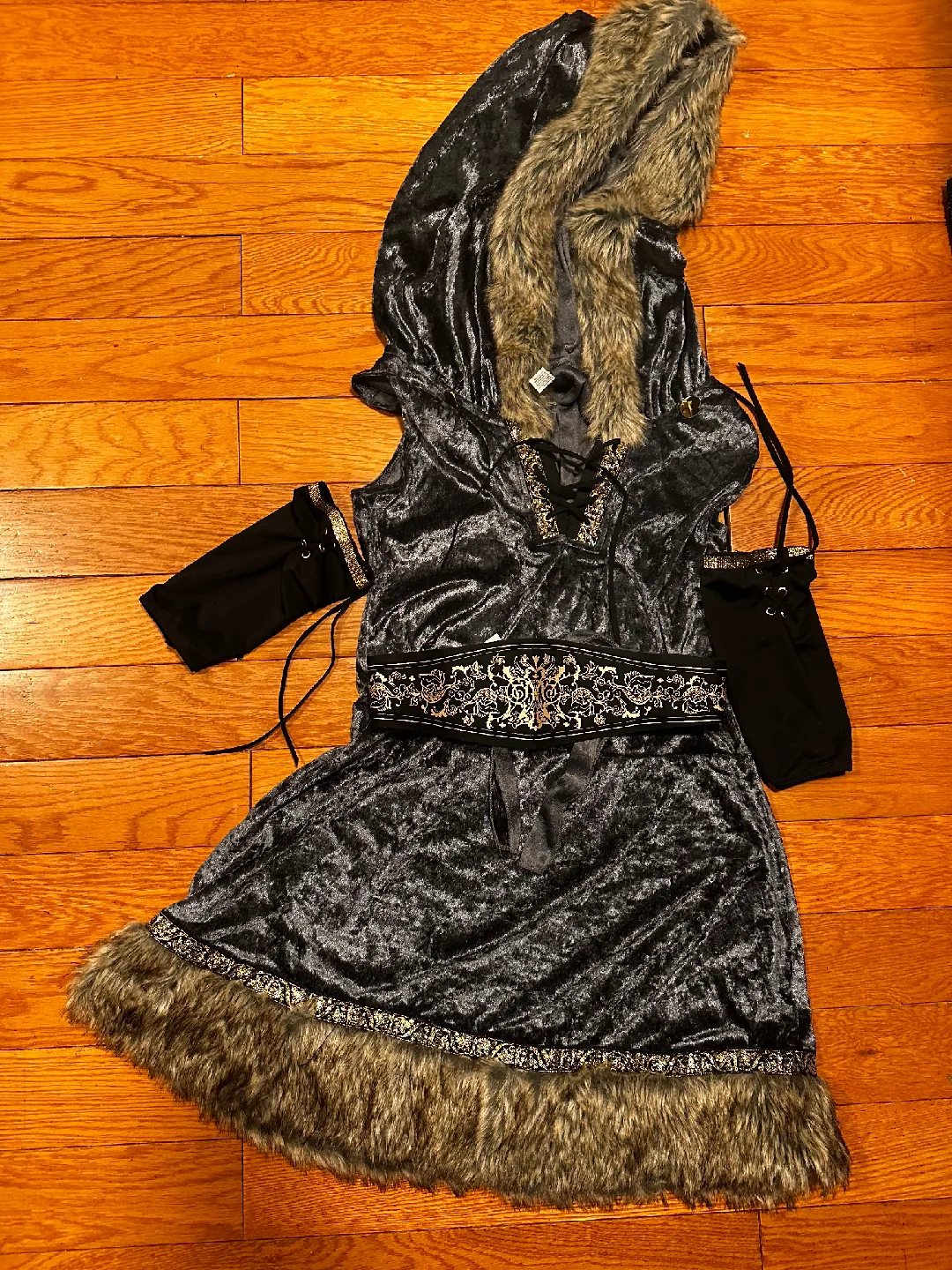 Skilled Archer Halloween Costume for Women (size: M) 🥕 image indicator(2)