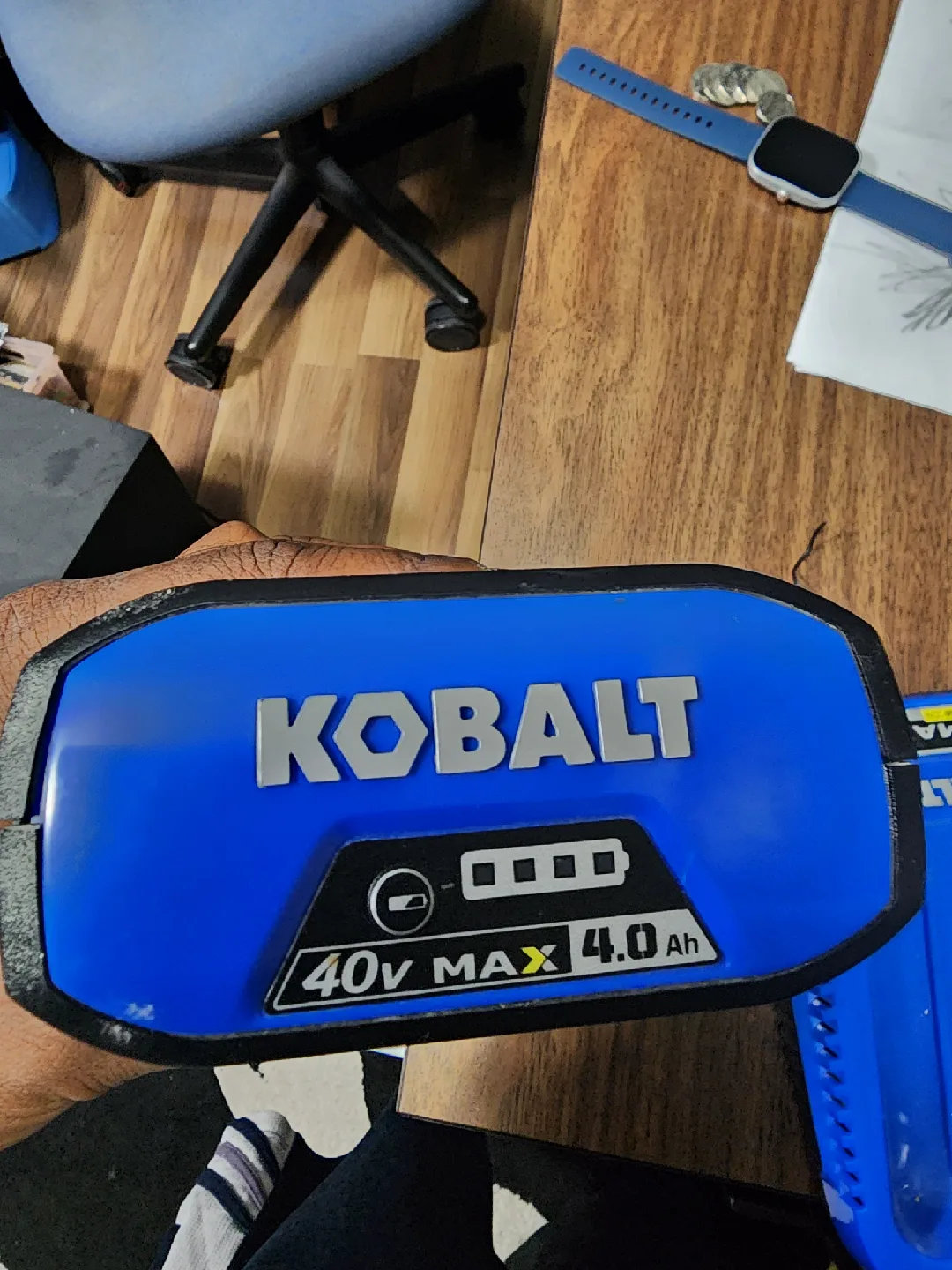 Kobalt 40V MAX 4.0 Ah Battery and Charger image indicator(3)