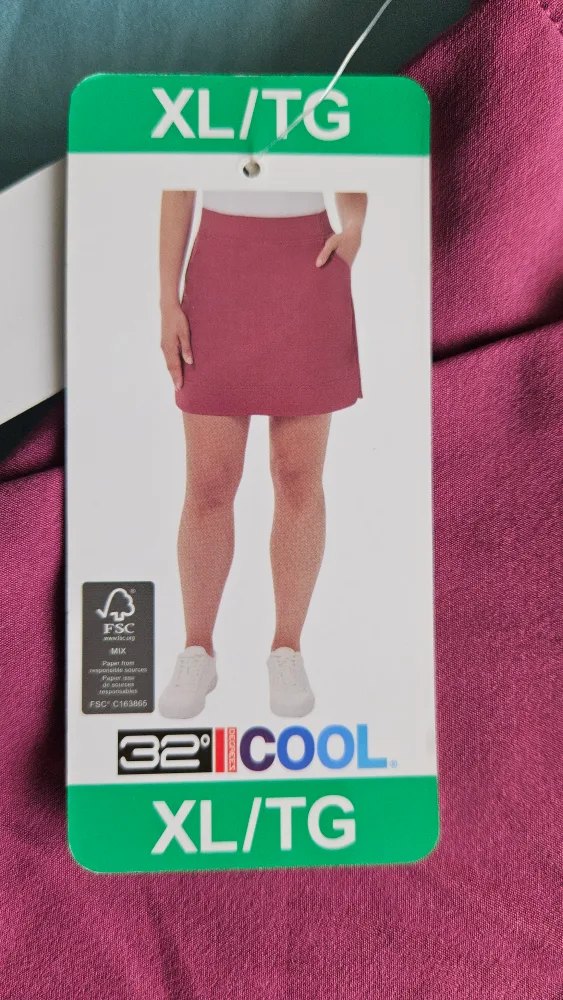 32° Skirt with built-in shorts image indicator(2)