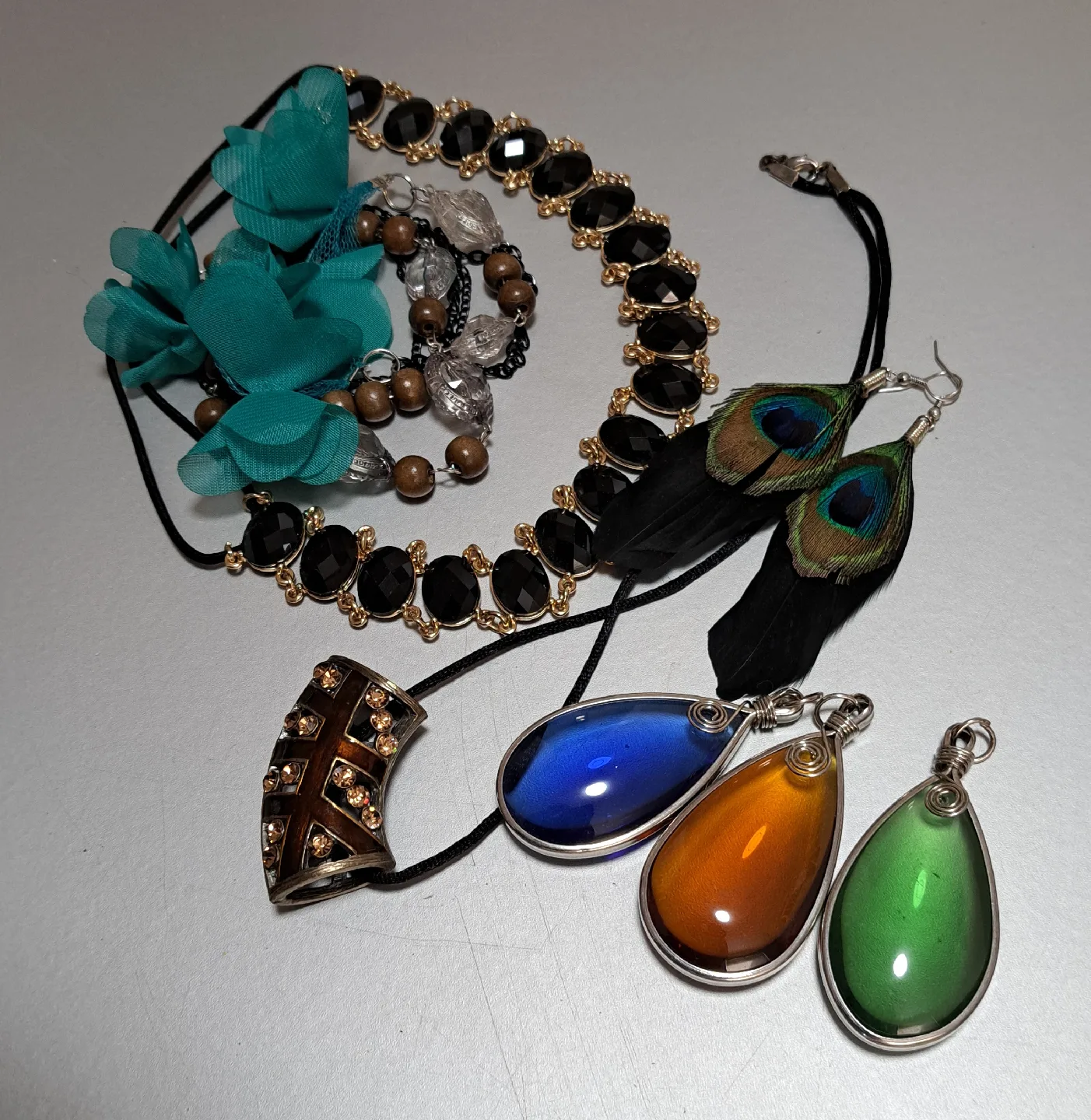 Assorted Jewellery Lot image indicator(2)