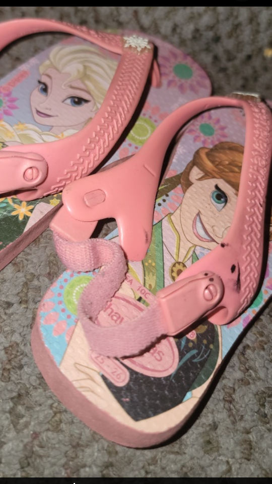 Havaianas Disney Frozen Sandals - Size 25/26 - photo 3