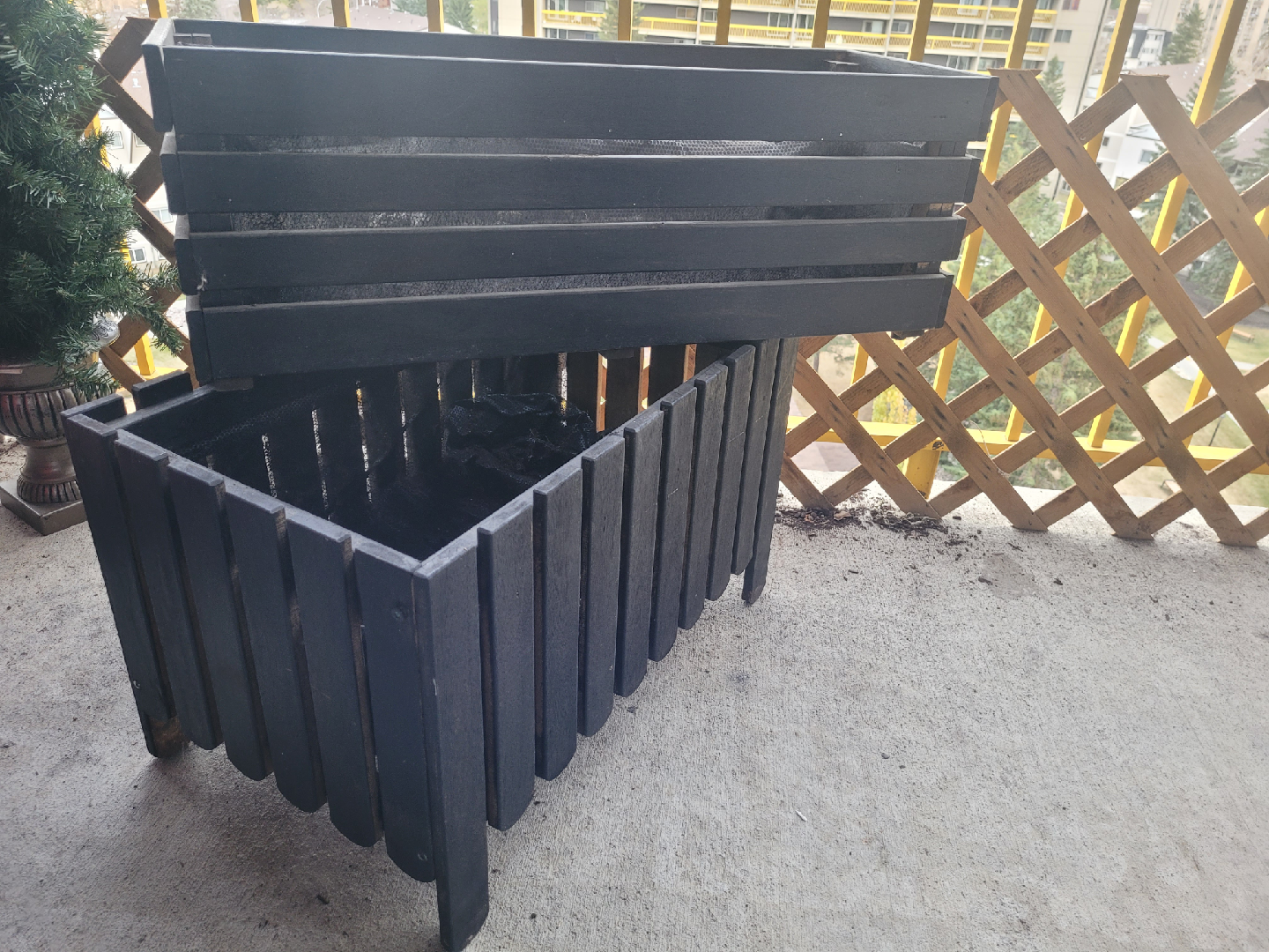 Lot of wooden planters