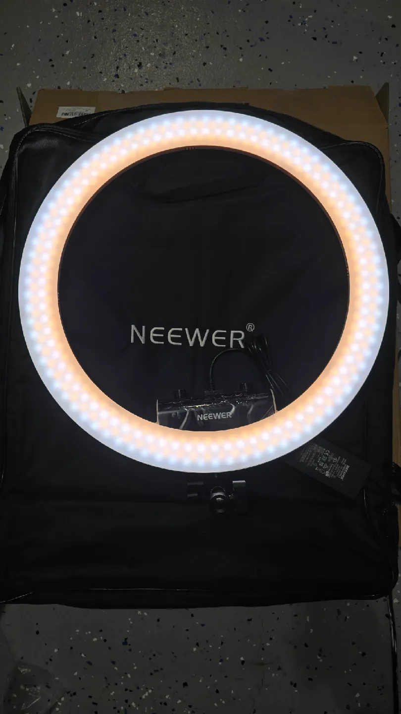Brand New- Neewer RP18B Pro LED Ring Light with Stand & Bag image indicator(2)