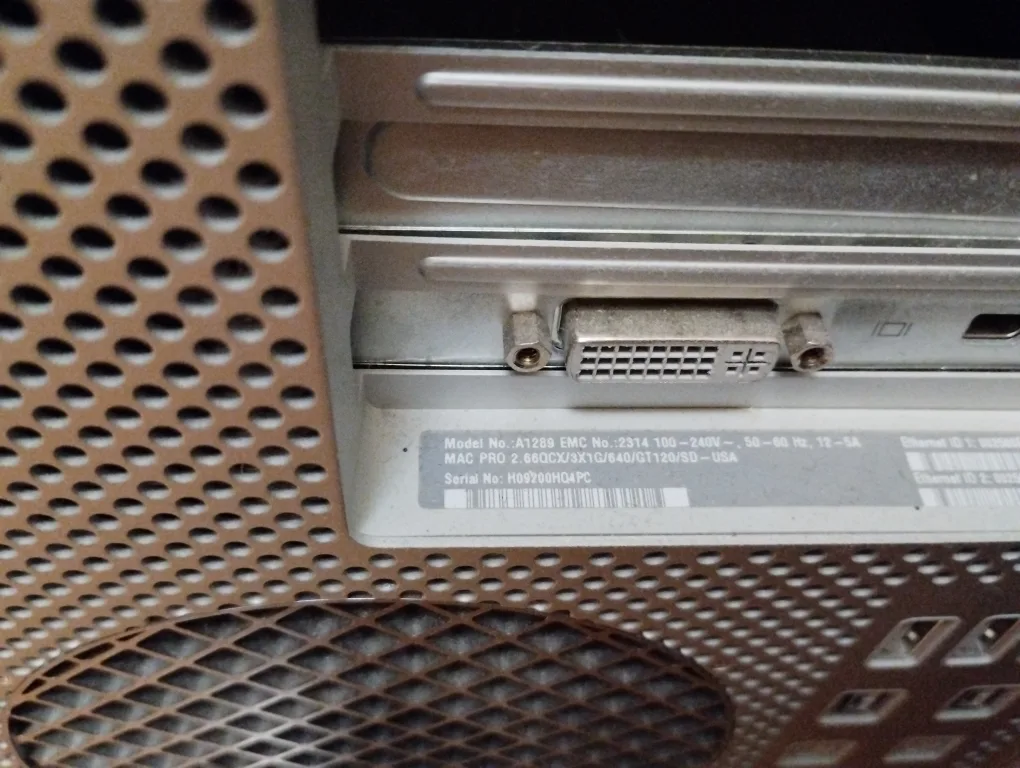 Apple Mac Pro WS Xeon QC 2.66GHz Tower thumbnail