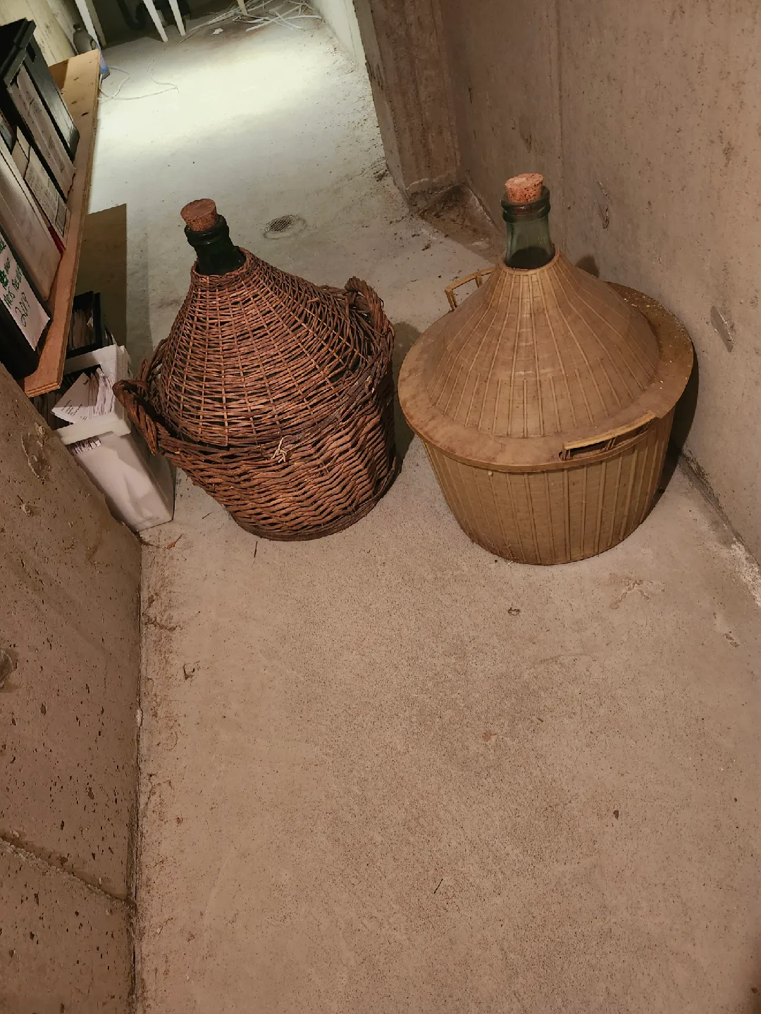 Wicker-Covered Glass Demijohns image indicator(2)