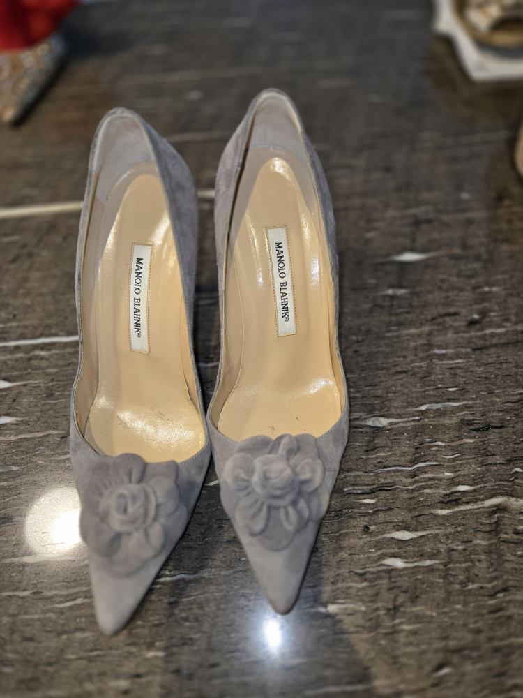 Manolo Blahnik Grey Suede Heels