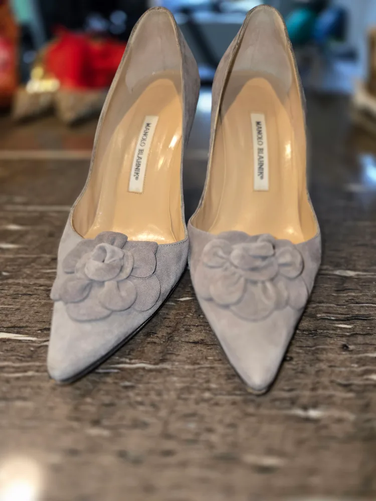 Manolo Blahnik Grey Suede Heels image indicator(2)