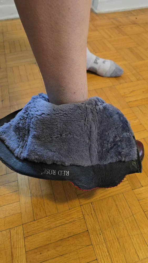 Red Rose Leather winter Boots, Size 9, sheepschen 👢🌹😊 image indicator(3)