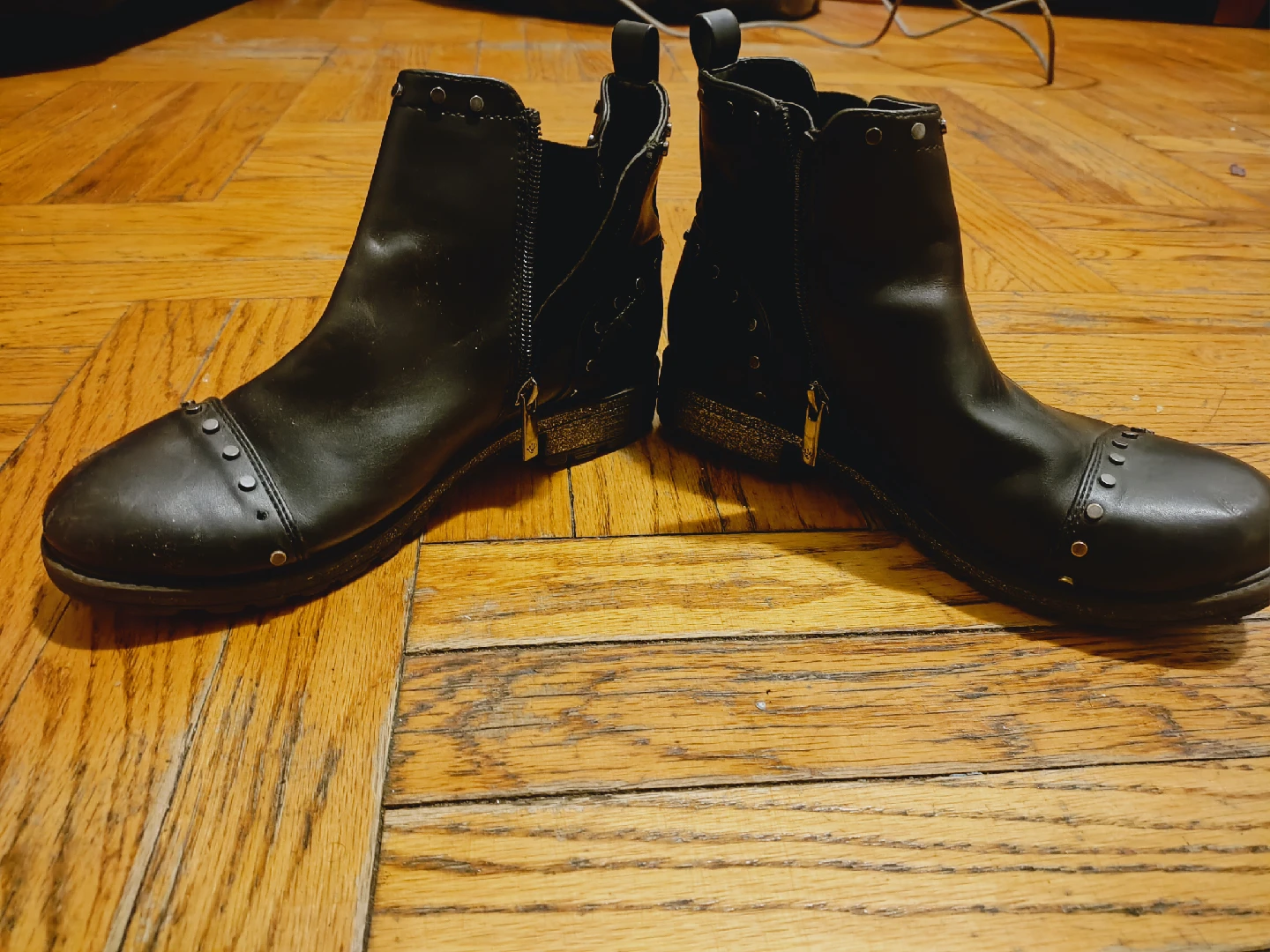 Black Ankle Boots with Silver Stud Size 4 Pre-loved Great Con - photo 3