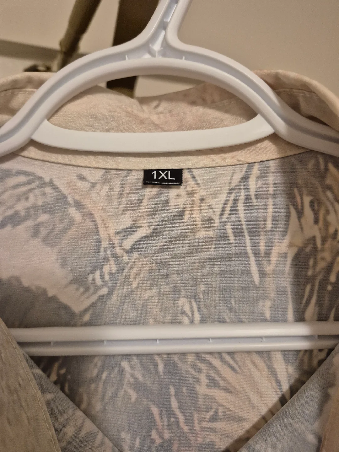 1XL Polyester Shirt with Sailboat Design image indicator(2)