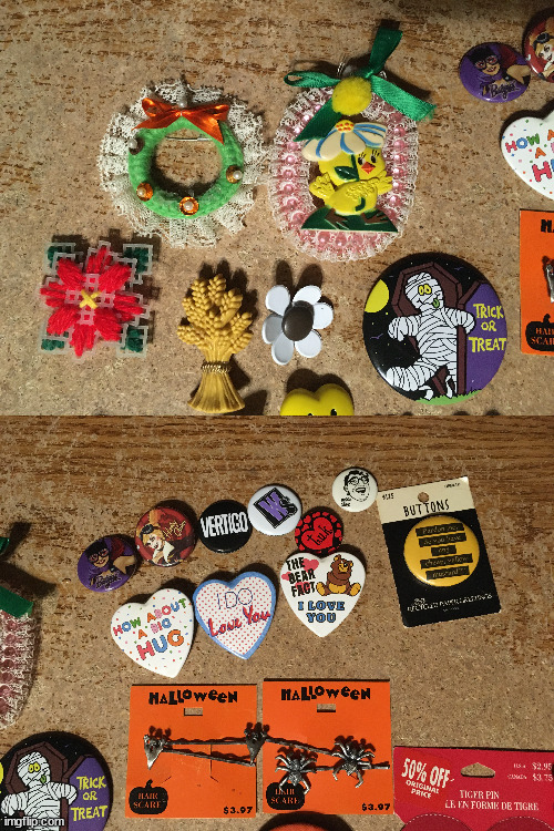 Lot of 47 pins buttons metal hair pins Hallmark Halloween - photo 5