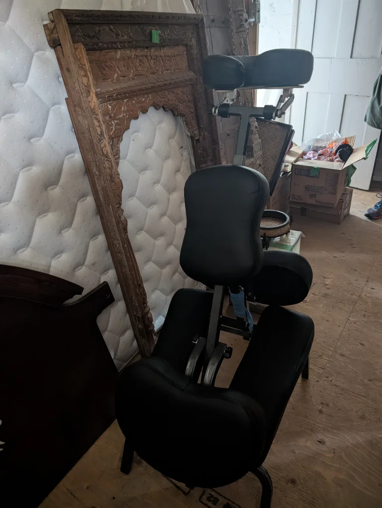 Ergonomic Kneeling Chair - Black image indicator(2)