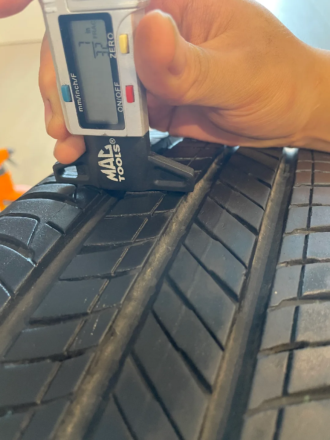 Used 2 tires in sale Kinergy GT All season Tires - 215/55R17 94H image indicator(7)