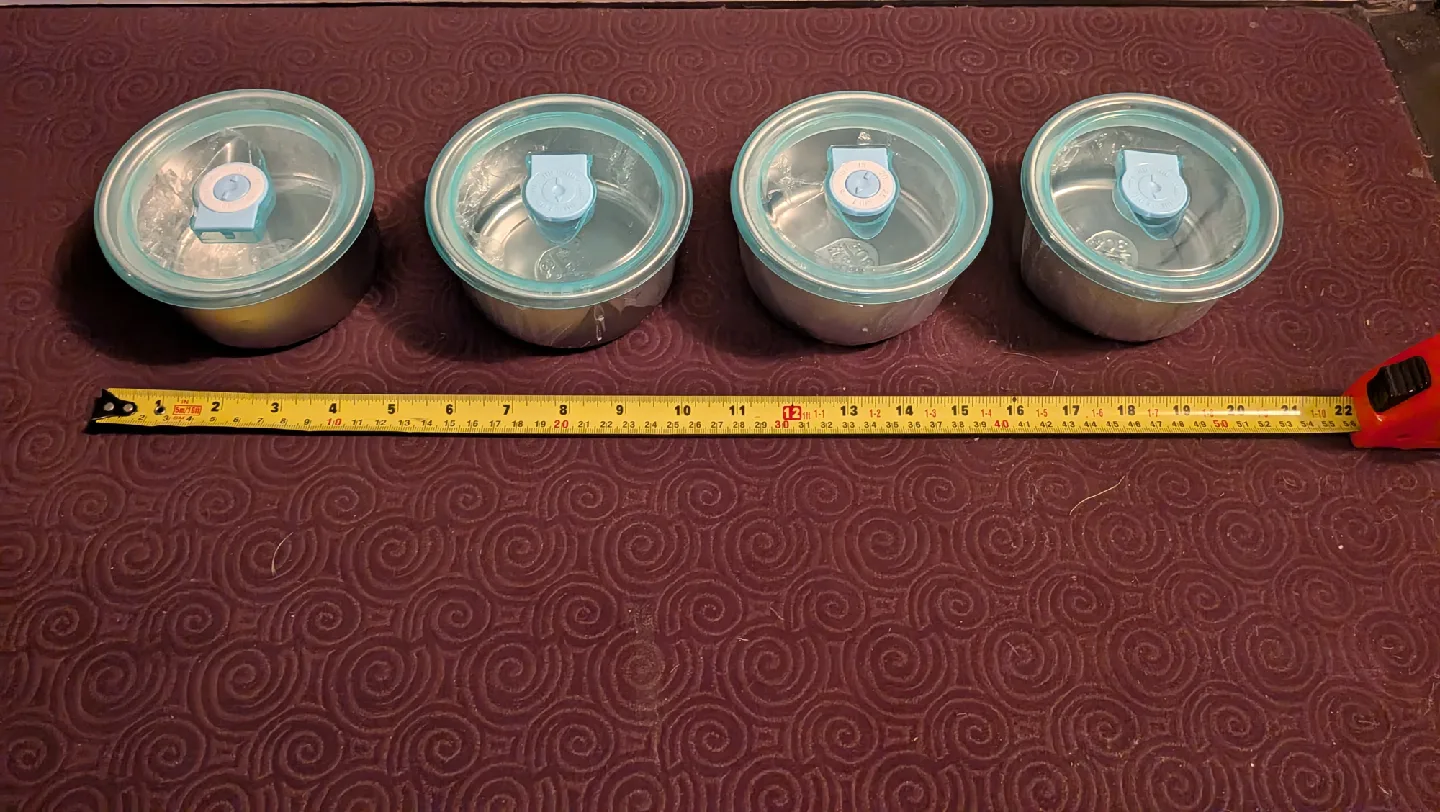 Kitchenware Bundle - Rug, Baking Dishes, Utensil Holder & More image indicator(5)