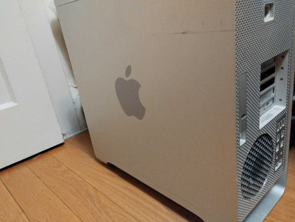 Apple Mac Pro WS Xeon QC 2.66GHz Tower