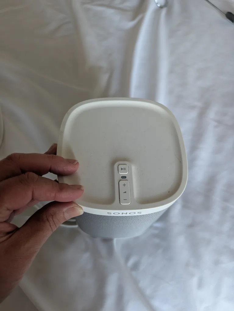 Sonos One (Gen 2) Smart Speaker - White image indicator(3)