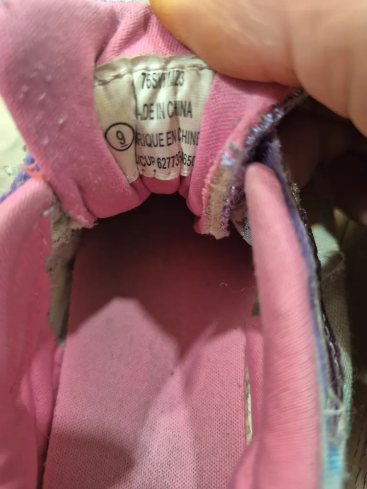 Girls' Shoes - Size 9 image indicator(3)