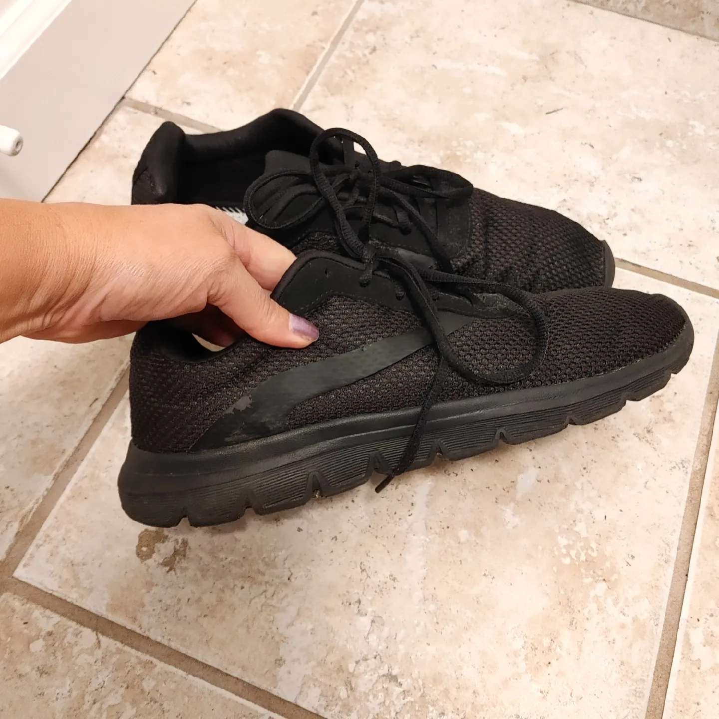 Black Men's shoes  Size 11 image indicator(2)